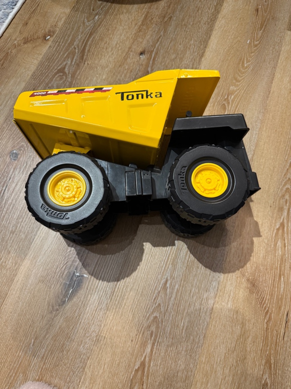 Heavy Duty Steel Tonka Dump Truck Toy - Kids Construction Truck Sand Beach Play